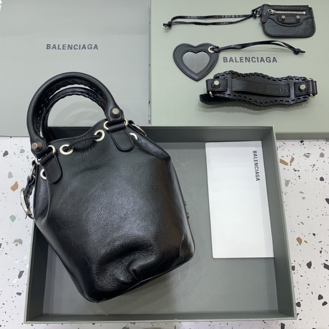 Balenciaga Le Cagole Small Bucket Bag In Black Arena Lambskin, Aged-Silver Hardware(30-22.9-17cm) - DesignerGu