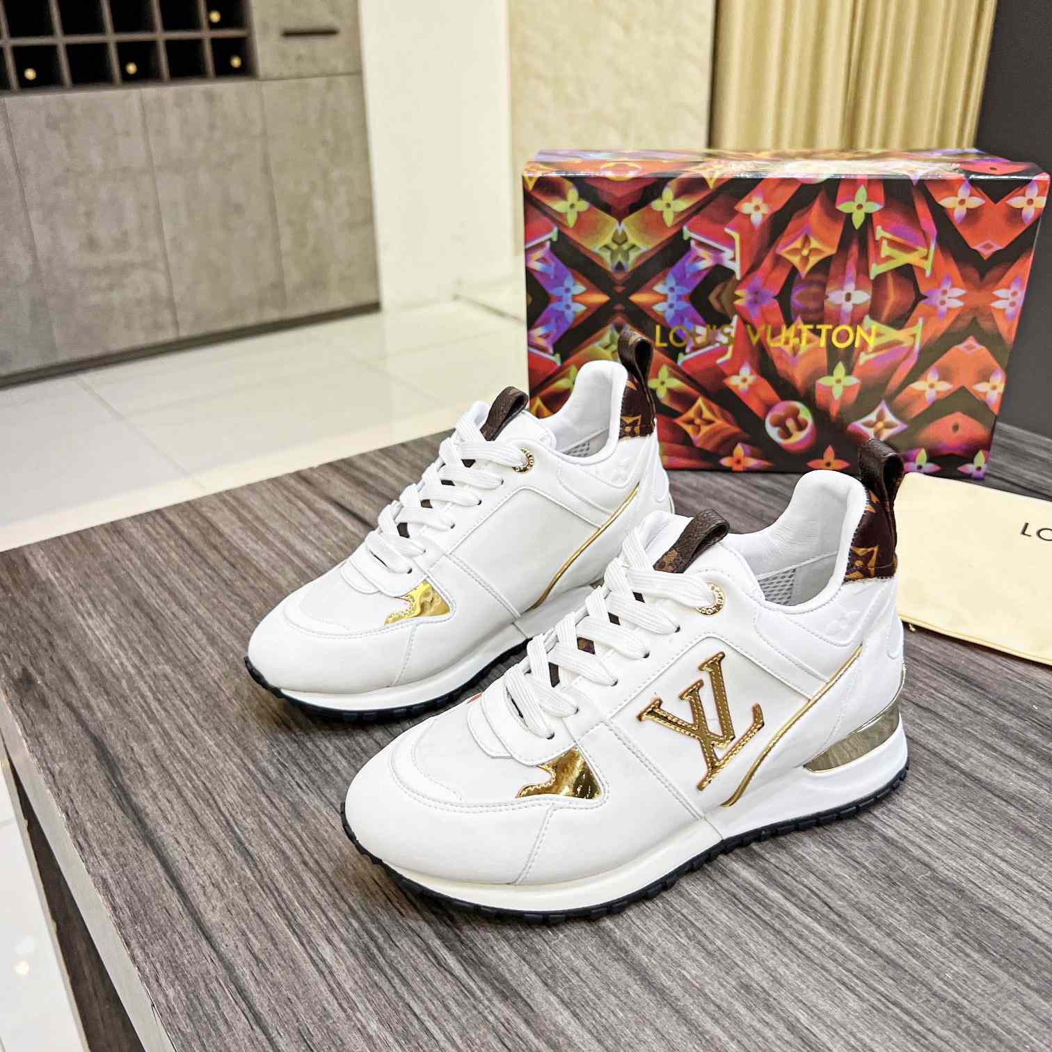 Louis Vuitton Run away Sneaker      1AAP40 - DesignerGu