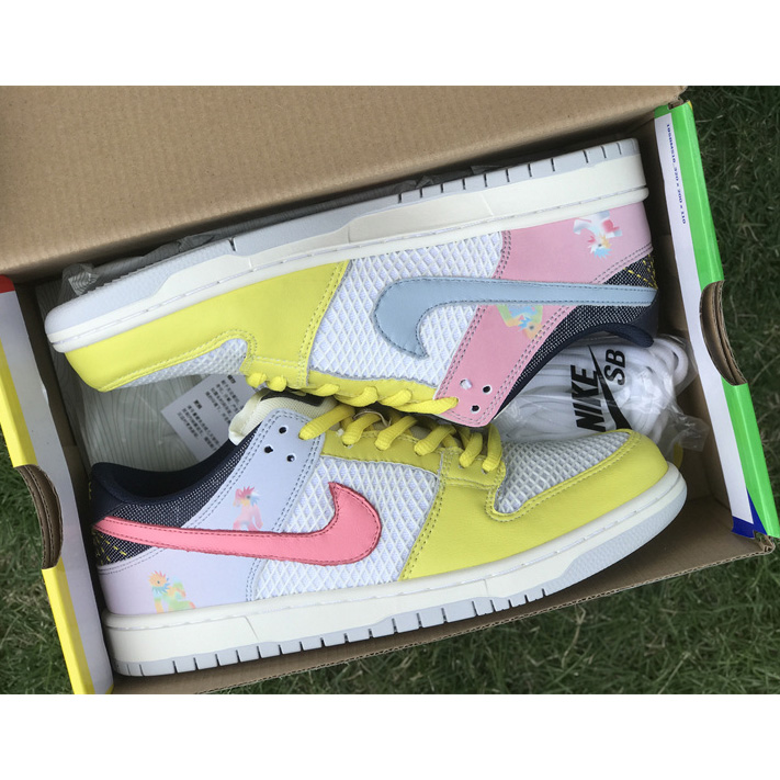 Nike SB Dunk Low Sneaker    DX5933-900 - DesignerGu