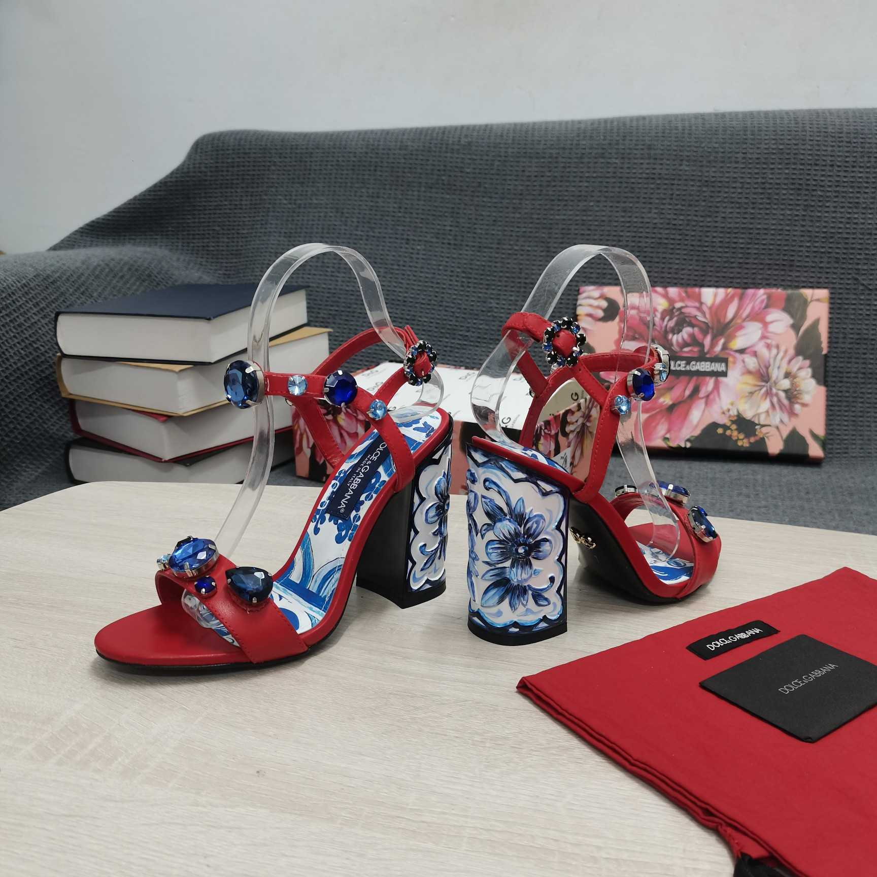 Dolce & Gabbana Patent Leather Sandals With Embroidery And Painted Heel - DesignerGu