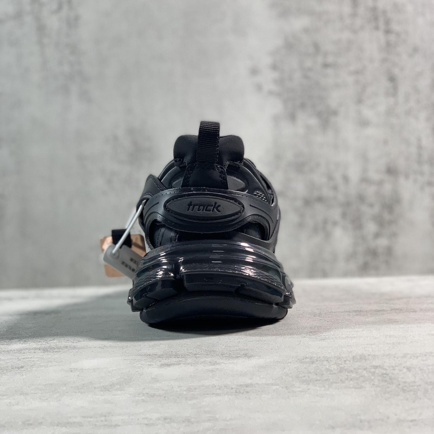 Balenciaga Track Clear Sole Sneaker In Black Mesh And Nylon - DesignerGu