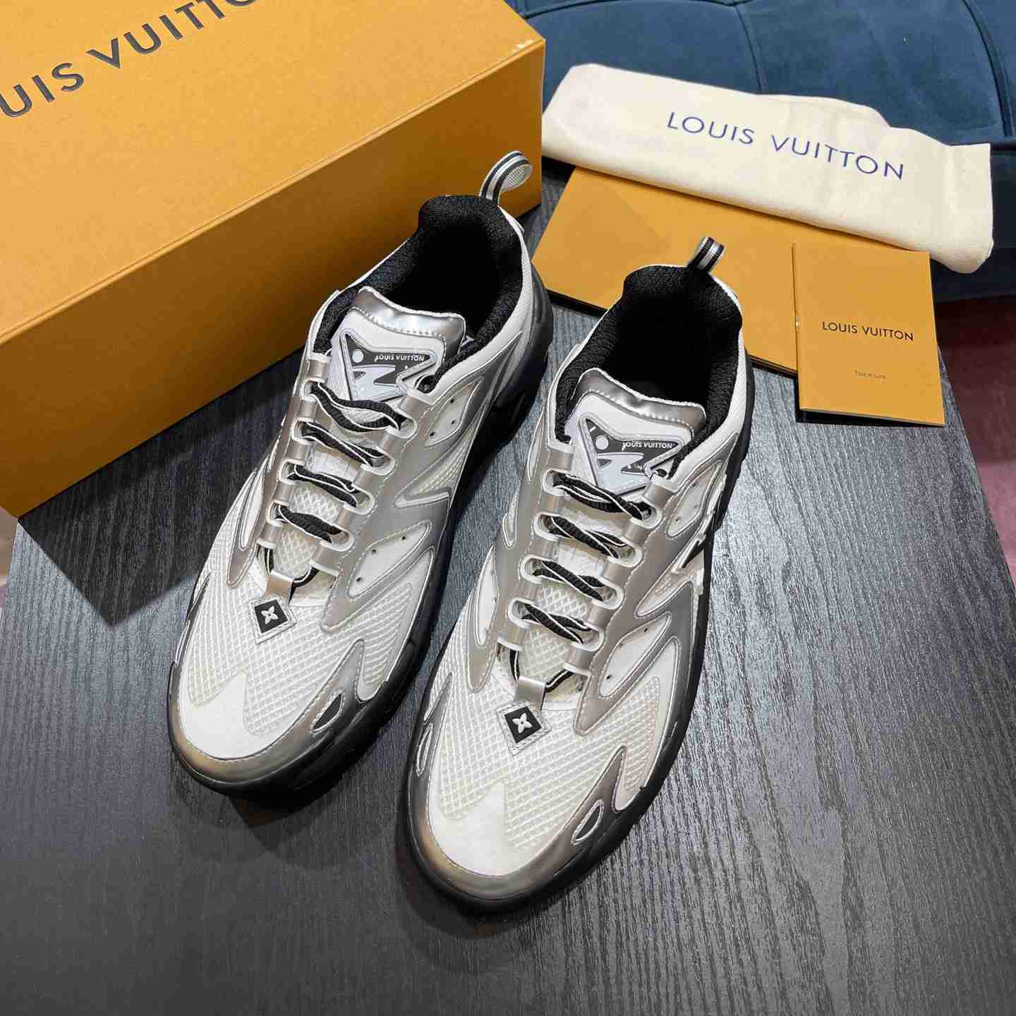 Louis Vuitton Runner Tatic Sneaker(Upon UK Size)     - DesignerGu