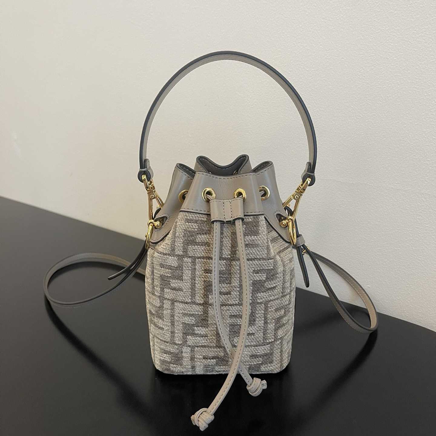Fendi 'Mon Tresor' Bucket Bag(12-18-10cm) - DesignerGu