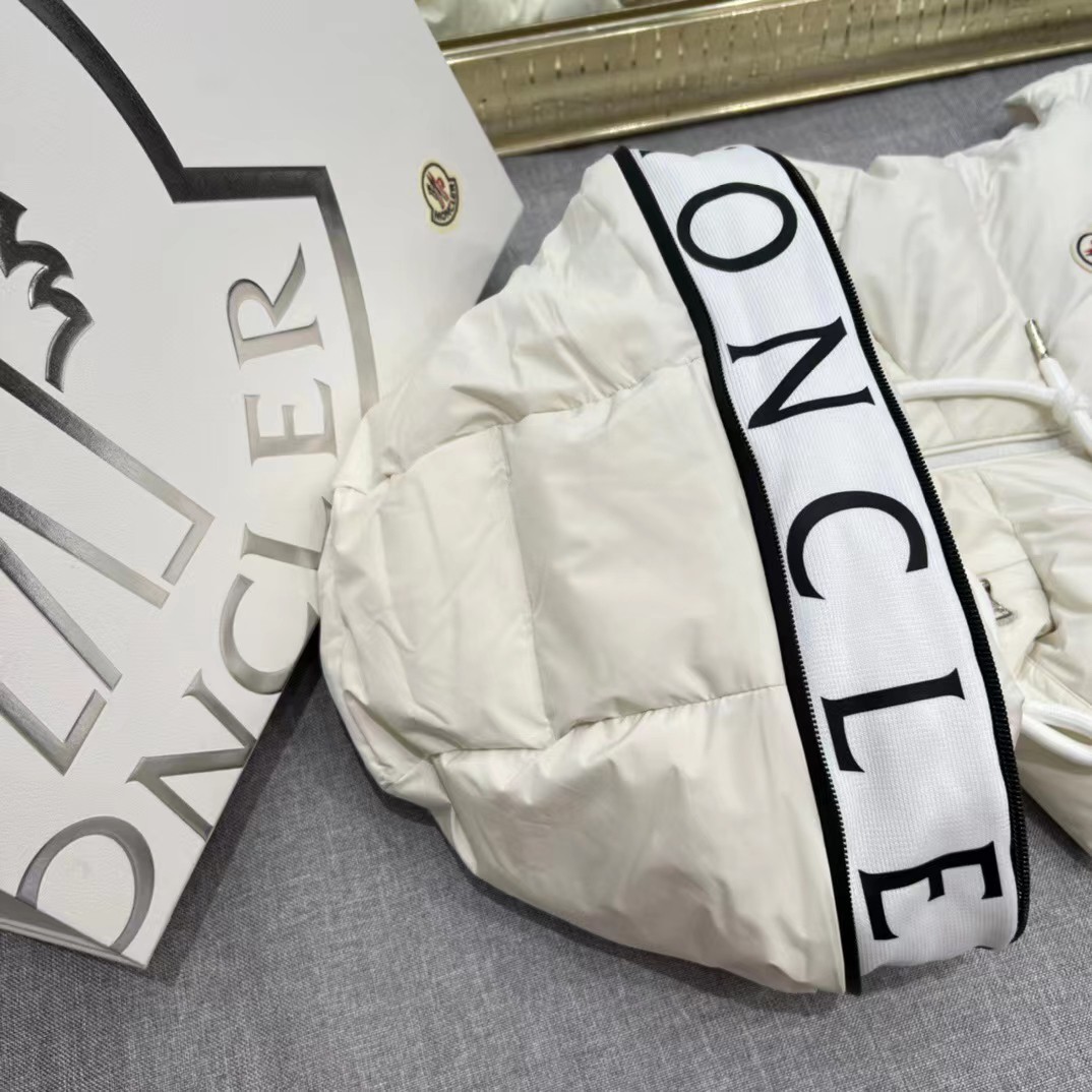 Moncler Cardamine Down Vest - DesignerGu