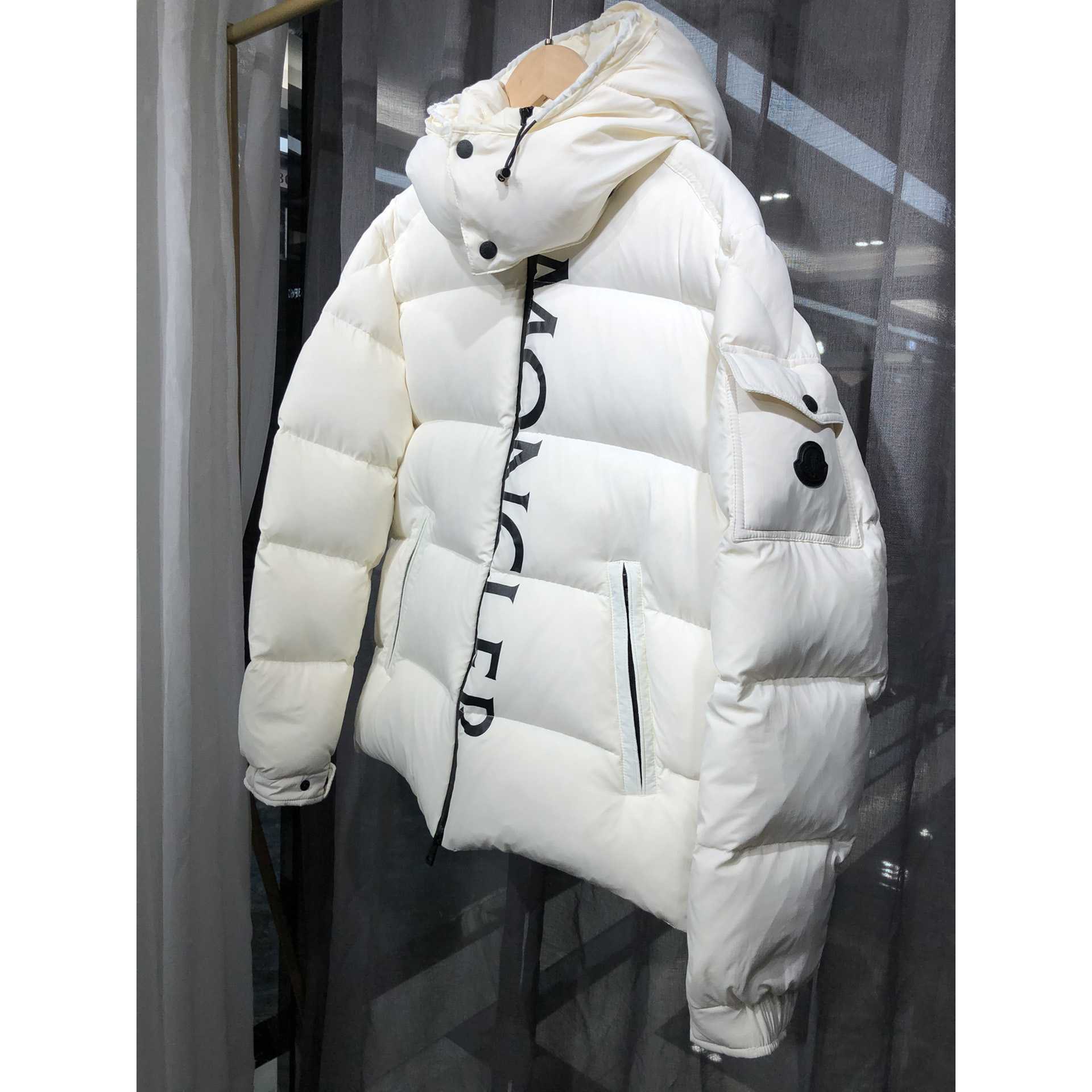 Moncler Dieng Short Down Jacket - DesignerGu