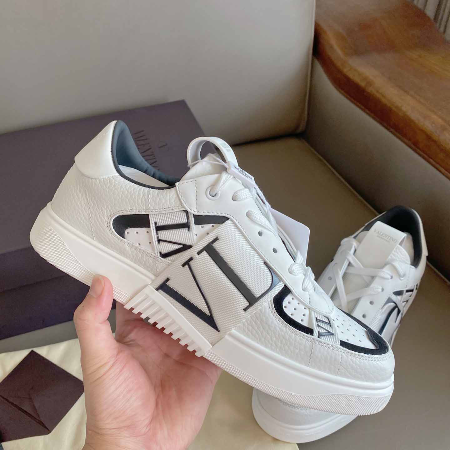 Valenti Low-Top Calfskin Vl7n Sneaker With Bands - DesignerGu