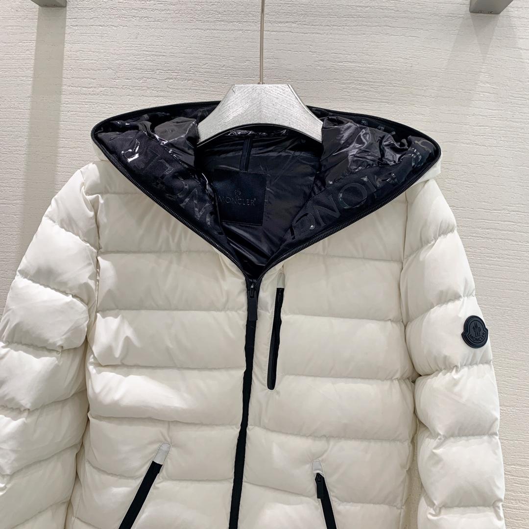 Moncler Herbe Short Down Jacket - DesignerGu