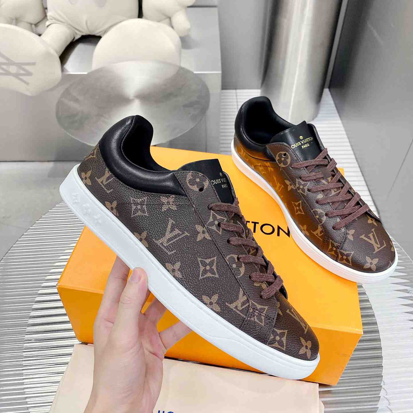 Louis Vuitton Luxembourg Samothrace Sneakers     1A4PAF - DesignerGu