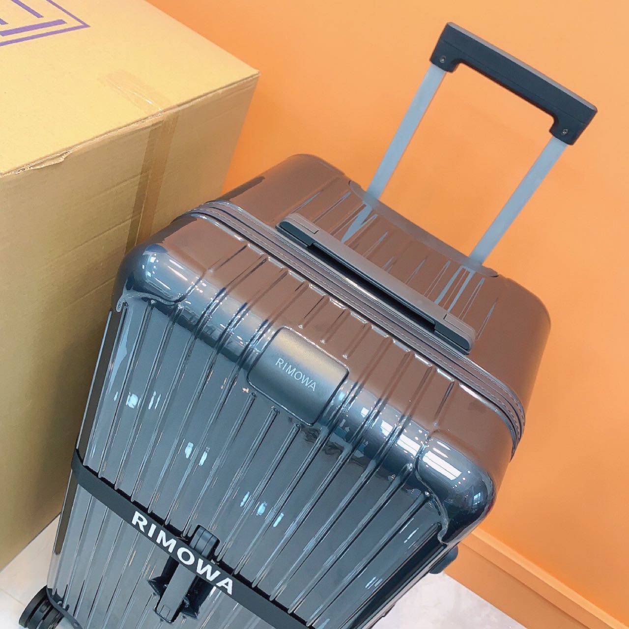 Rimowa Luggage - DesignerGu