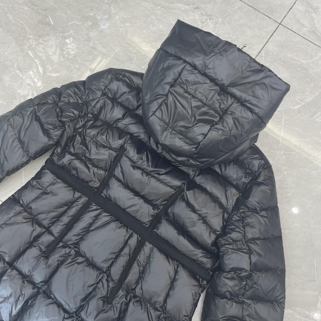 Moncler Long-Sleeve Padded Coat - DesignerGu