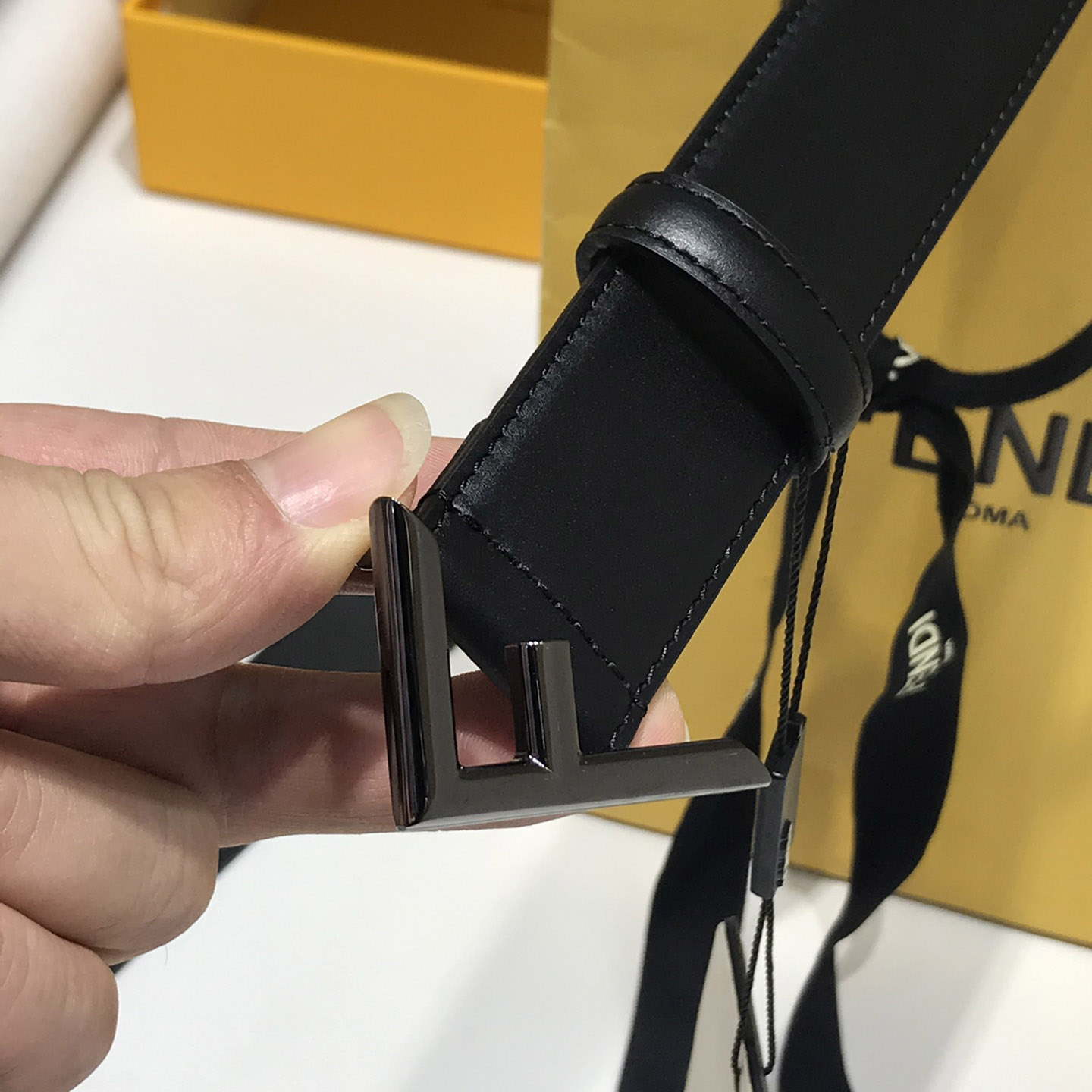 Fendi Black Leather Belt - DesignerGu