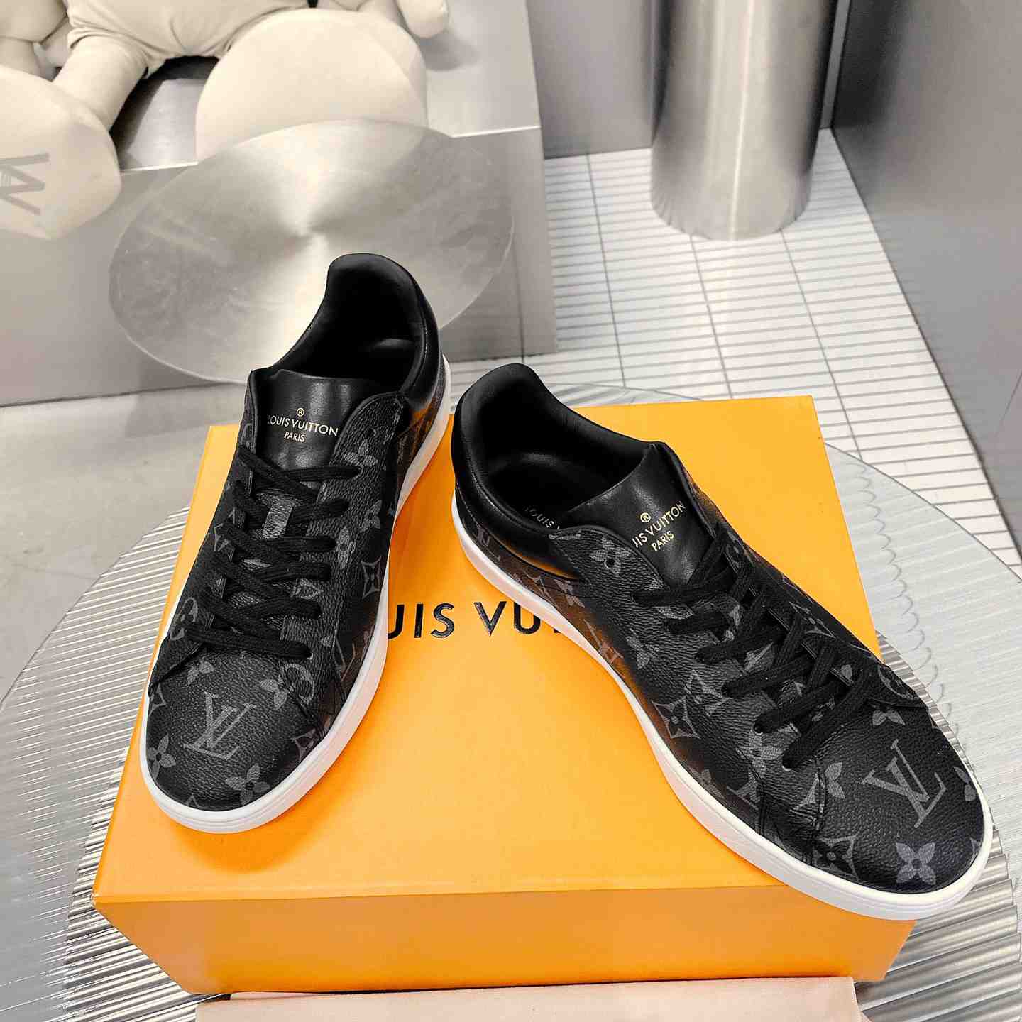 Louis Vuitton Luxembourg Samothrace Sneakers     1A4PAT - DesignerGu