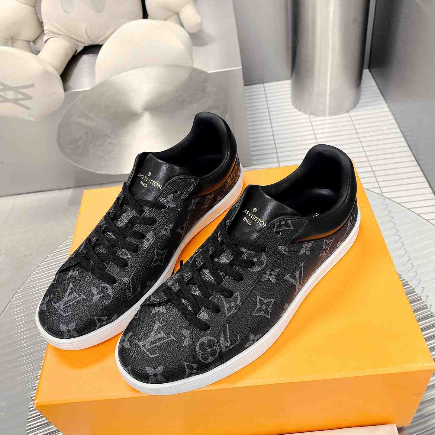 Louis Vuitton Luxembourg Samothrace Sneakers     1A4PAT - DesignerGu