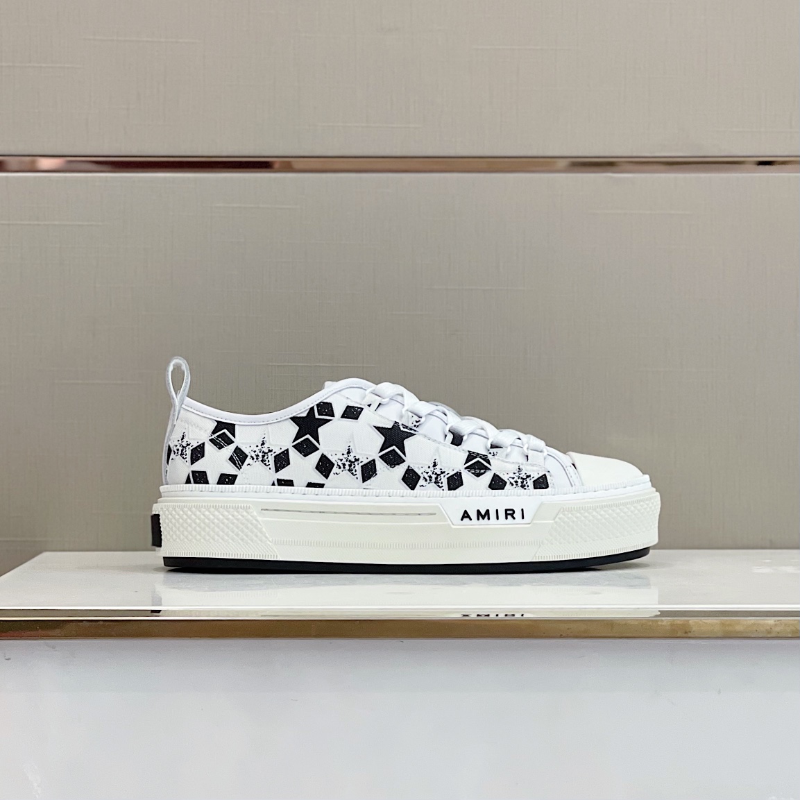 Amiri Low Top Sneaker - DesignerGu