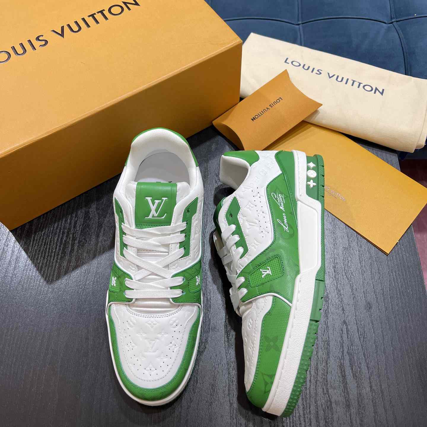 Louis Vuitton LV Trainer Sneaker       1AASJ2 - DesignerGu