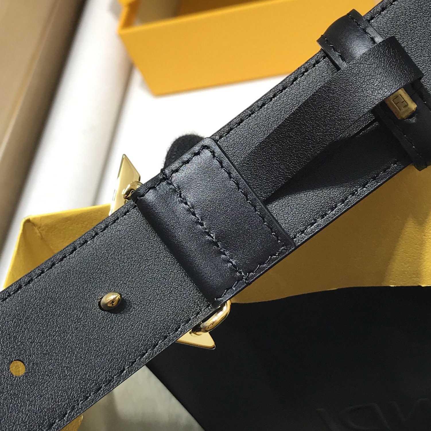 Fendi Black Leather Belt - DesignerGu