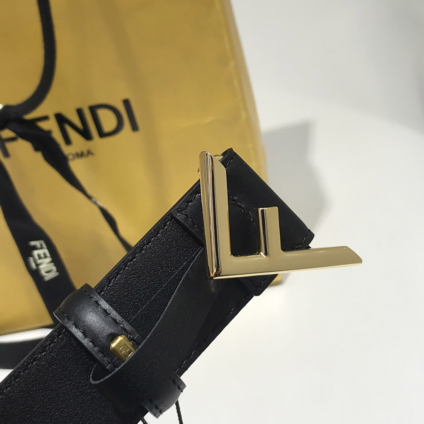 Fendi Black Leather Belt - DesignerGu