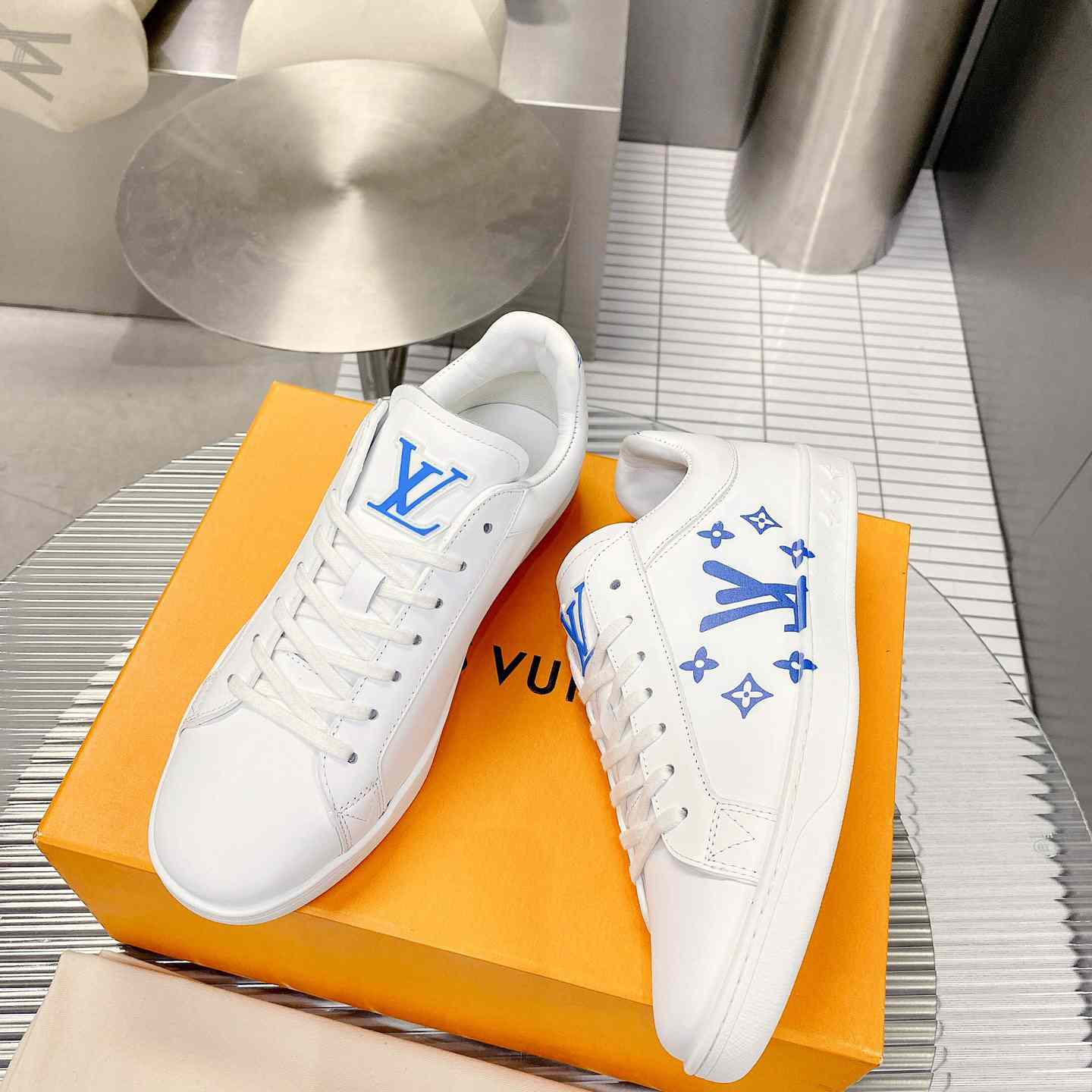 Louis Vuitton Luxembourg Samothrace Sneakers     1A9JDT - DesignerGu