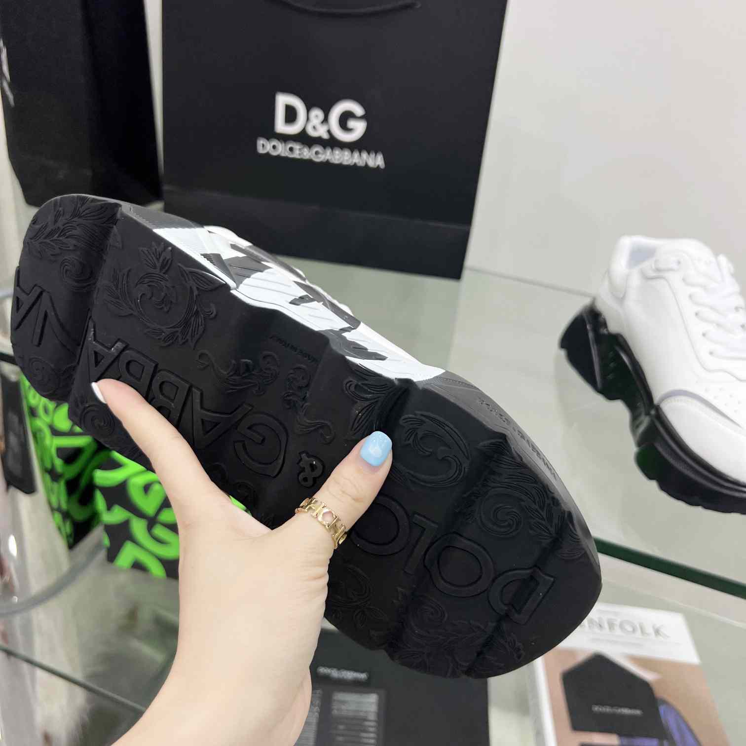 Dolce & Gabbana Calfskin Daymaster Sneakers - DesignerGu