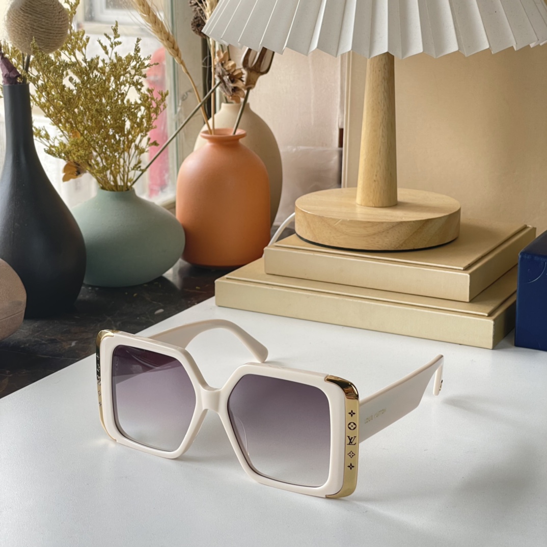 Louis Vuitton LV Moon Square Sunglasses    Z1652E - DesignerGu