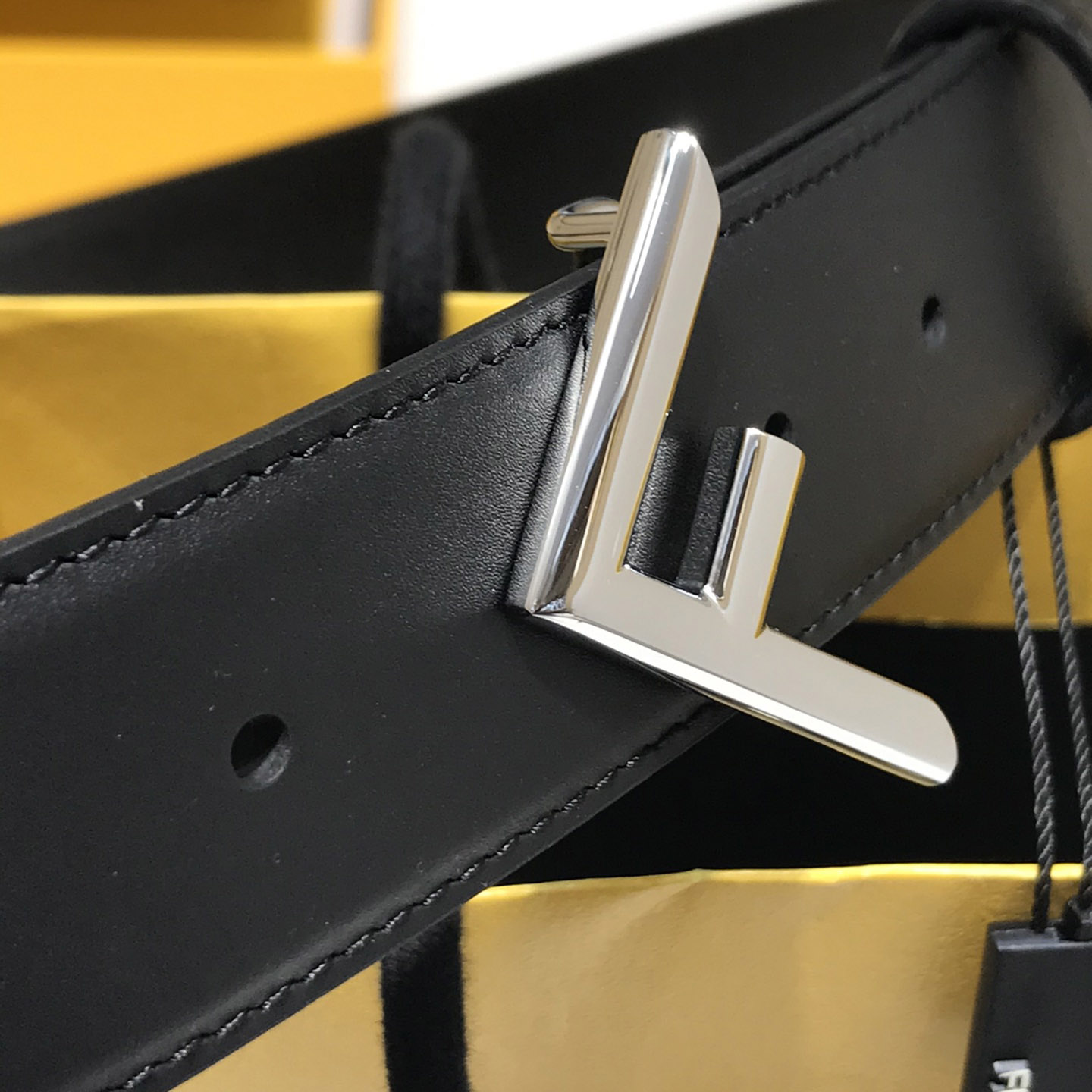 Fendi Black Leather Belt - DesignerGu