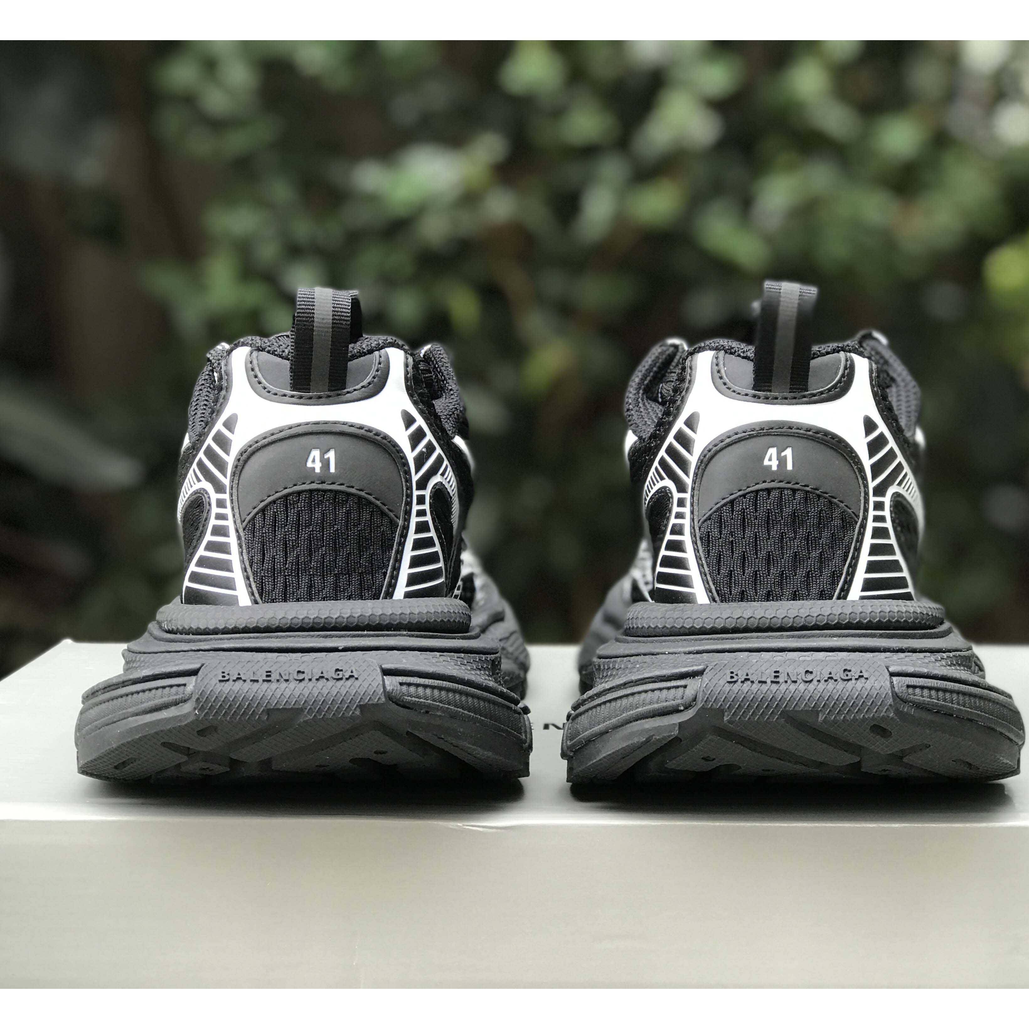 Balenciaga 3XL Trainers In Black - DesignerGu