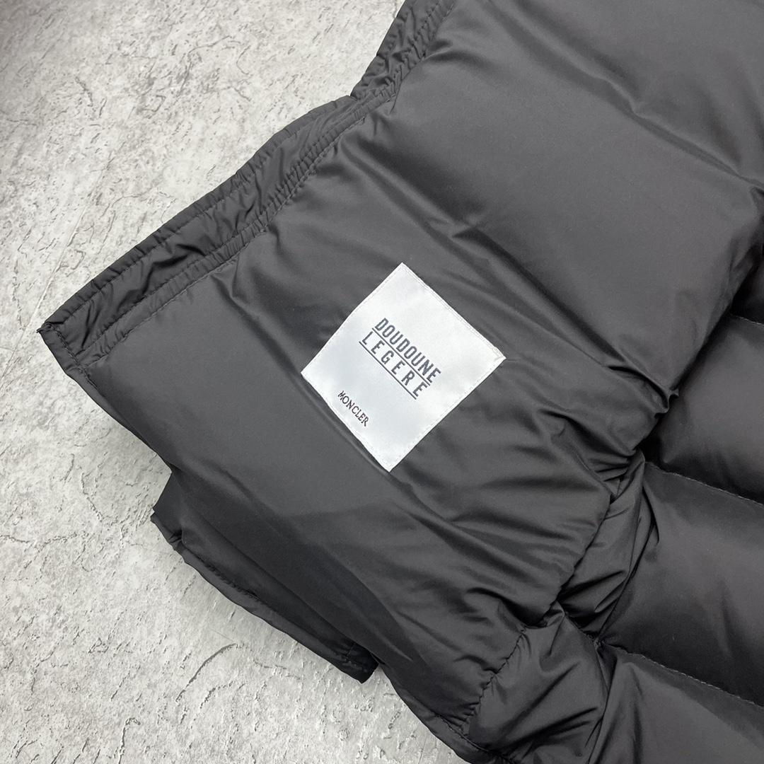 Moncler Hooded Padded Jacket - DesignerGu