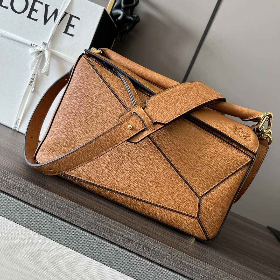 Loewe Puzzle Bag In Classic Calfskin(29-19.5-14cm) - DesignerGu