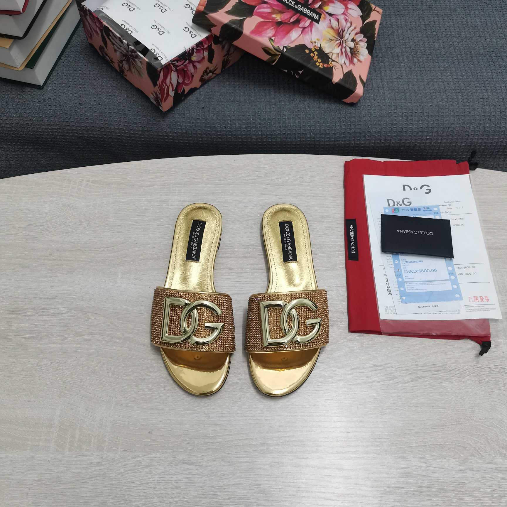 Dolce & Gabbana DG Logo Sandal - DesignerGu