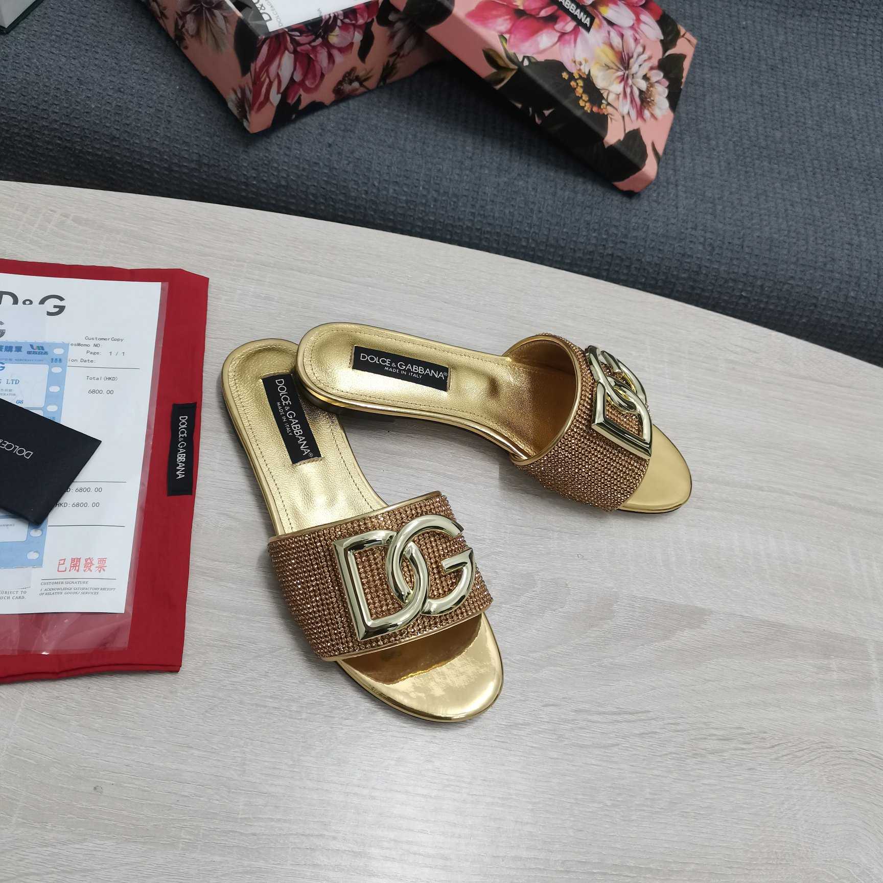 Dolce & Gabbana DG Logo Sandal - DesignerGu