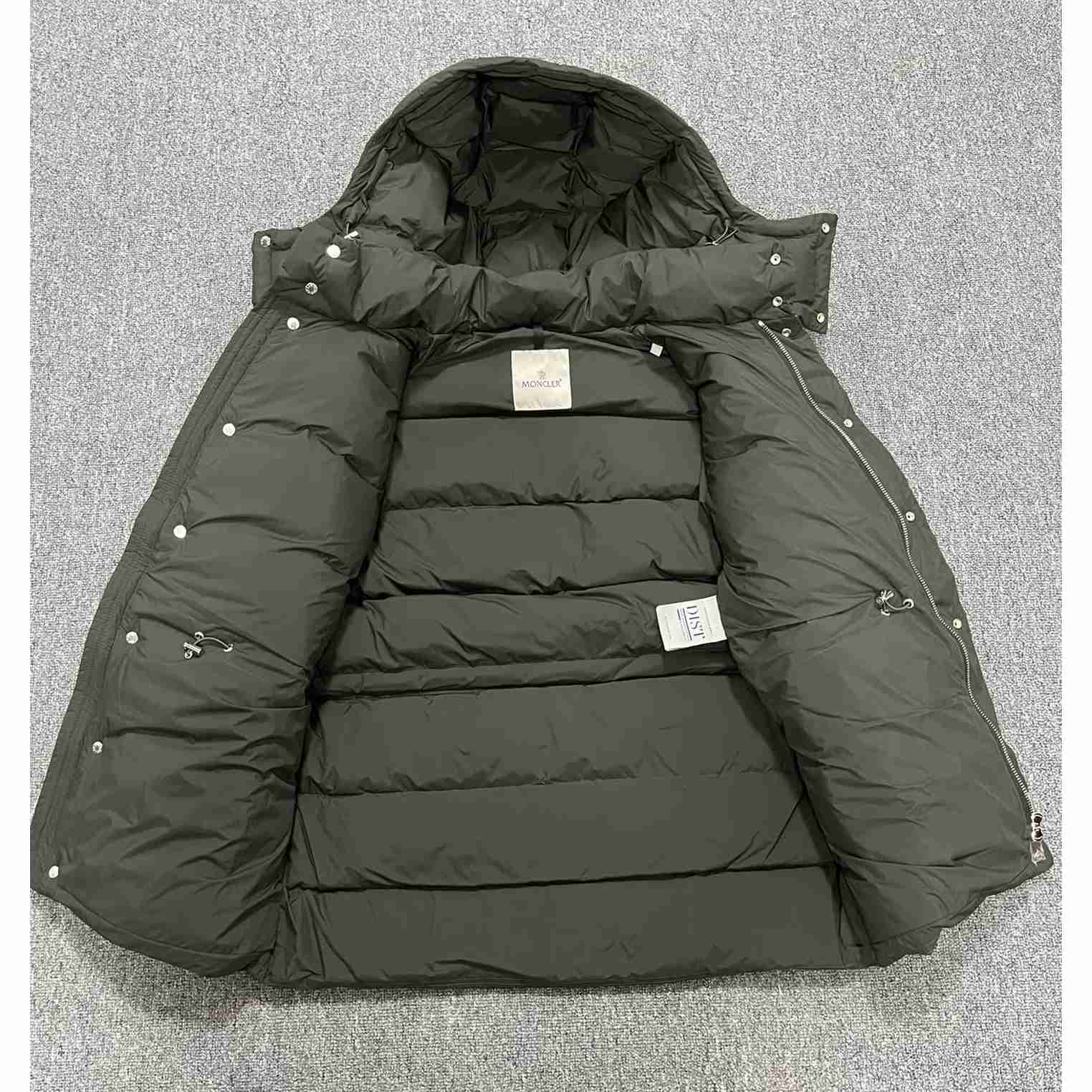 Moncler Bauges Short Down Jacket - DesignerGu