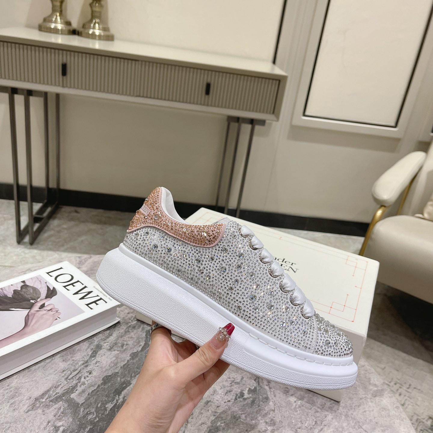 Alexander Mqueen Women's  Oversized Sneaker - DesignerGu