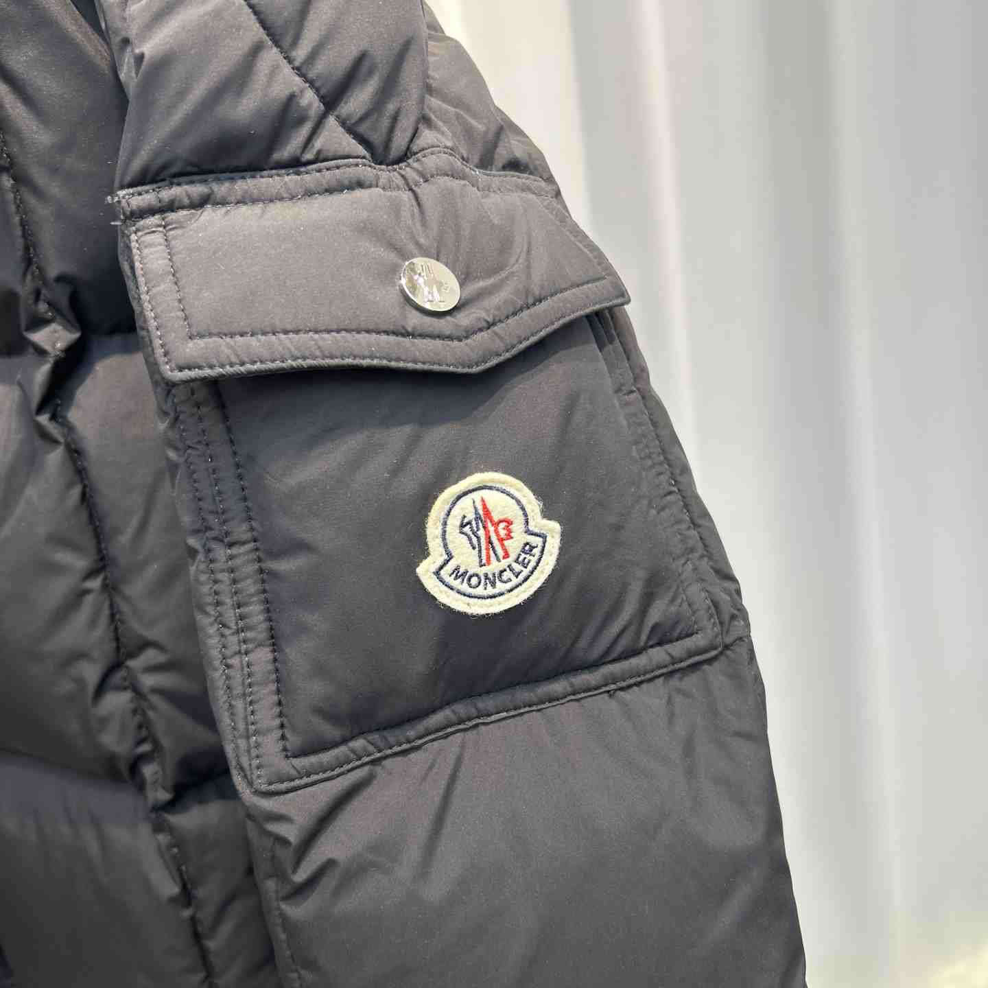 Moncler Mariveles Short Down Jacket - DesignerGu