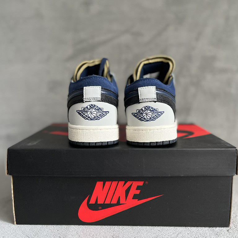 Air Jordan 1 Low 