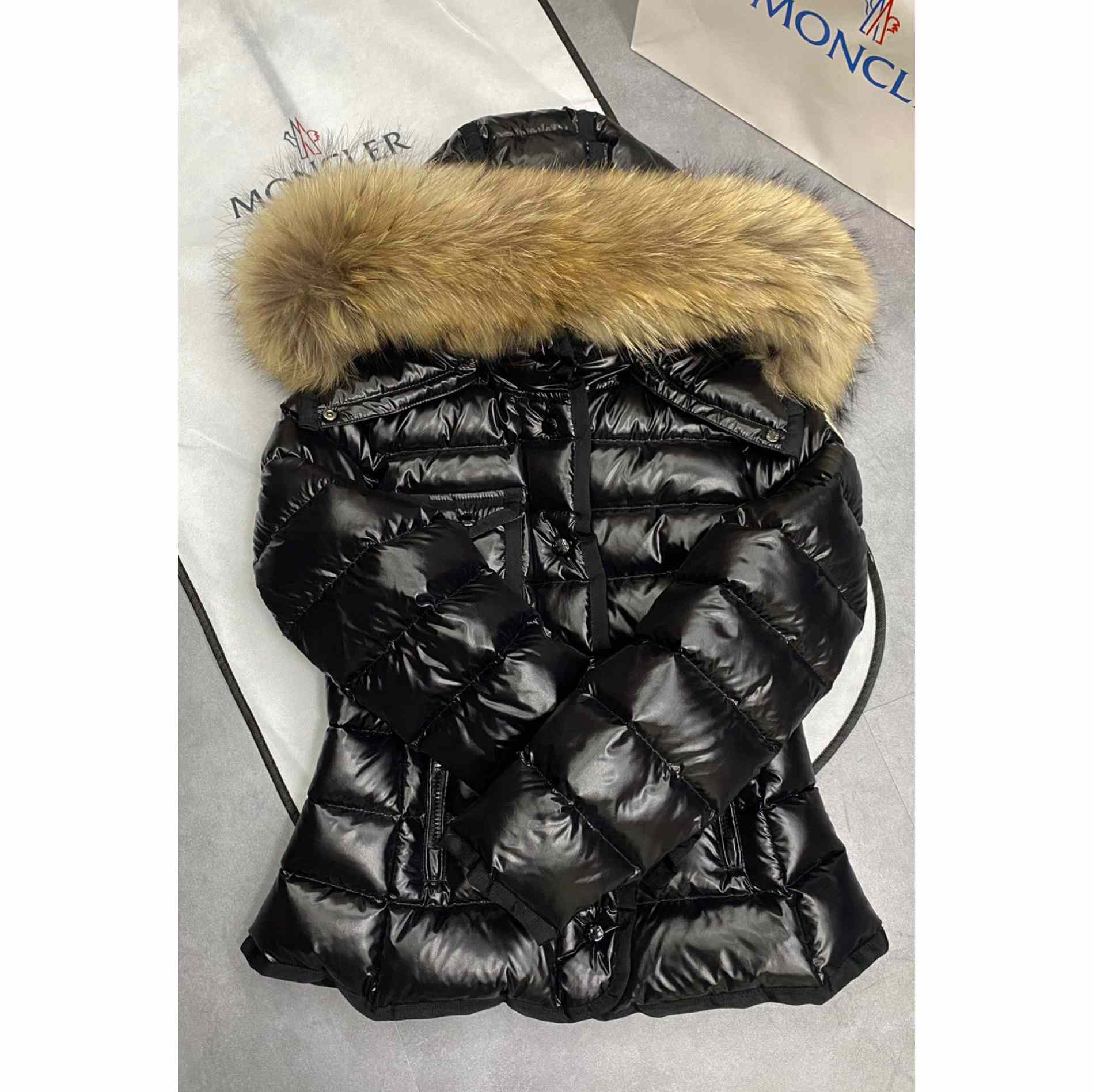 Moncler Armoise Short Down Jacket - DesignerGu