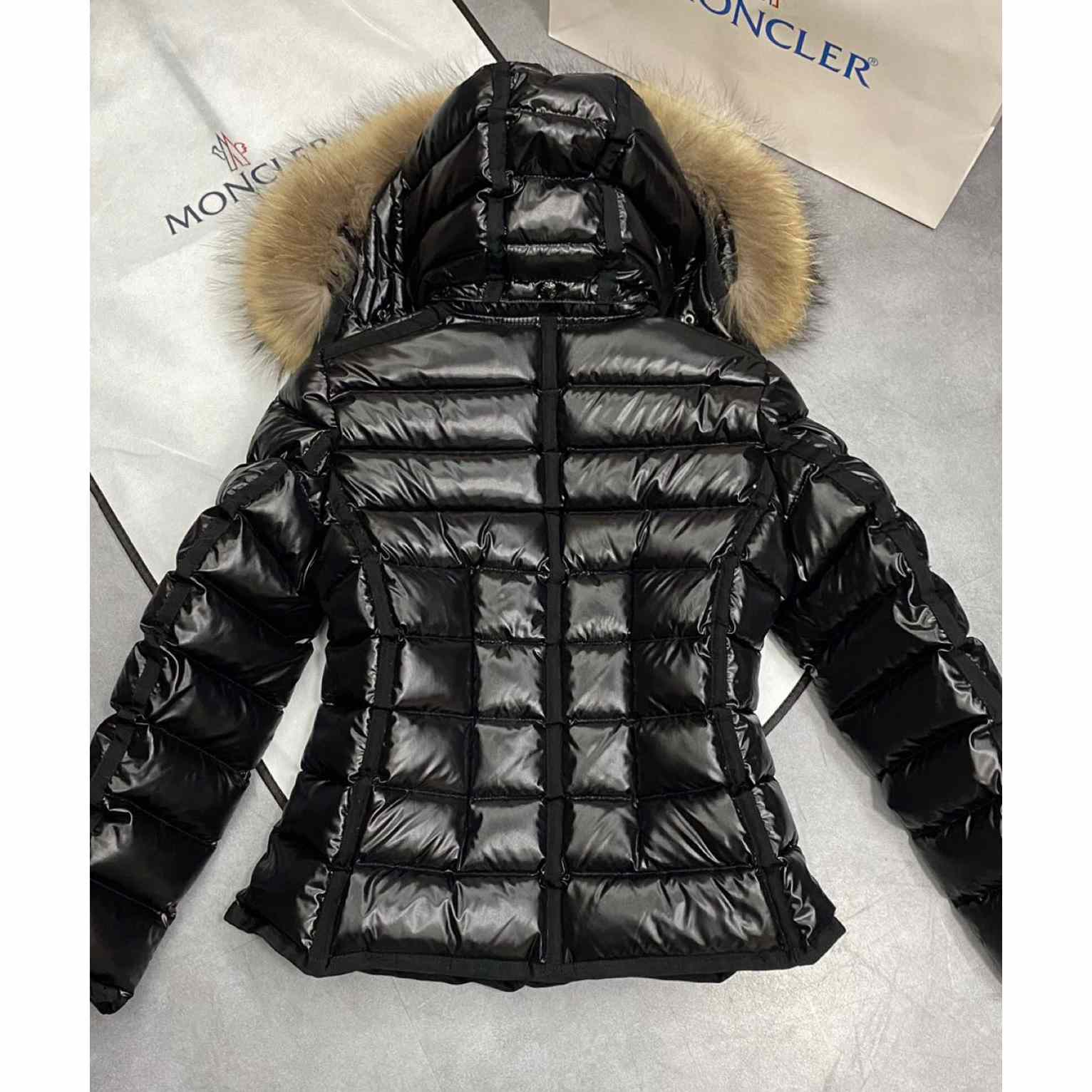 Moncler Armoise Short Down Jacket - DesignerGu