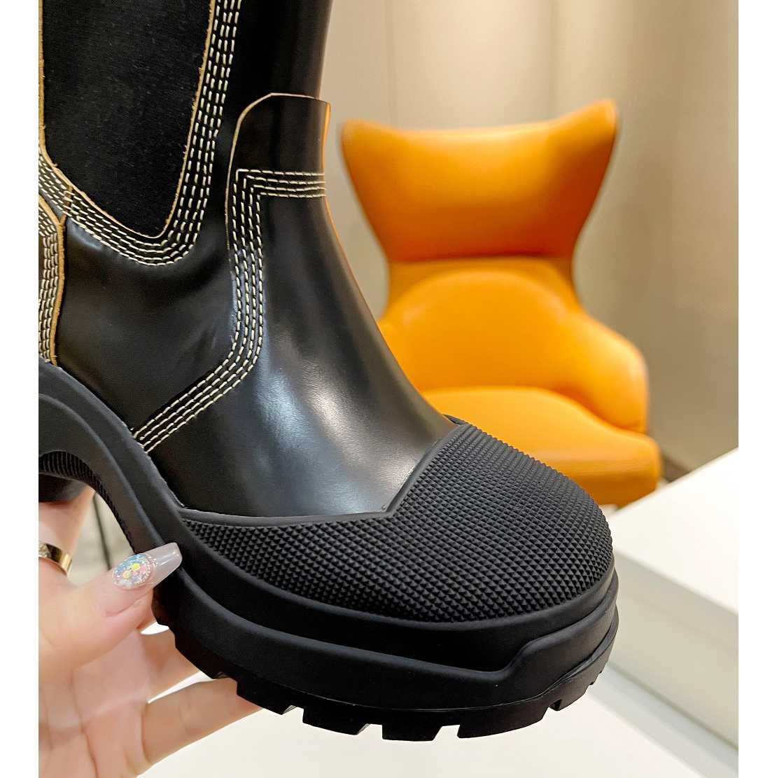 Maison Margiela Leather Chelsea Boots - DesignerGu