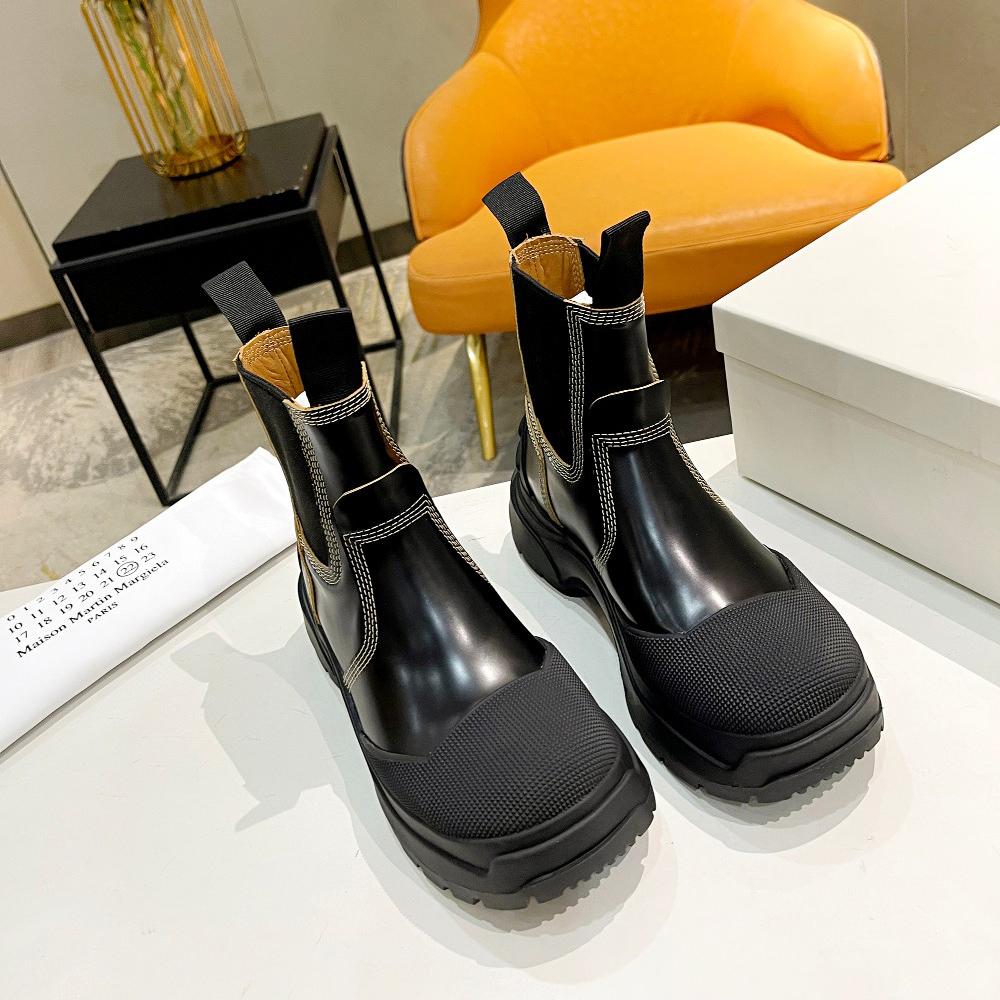 Maison Margiela Leather Chelsea Boots - DesignerGu