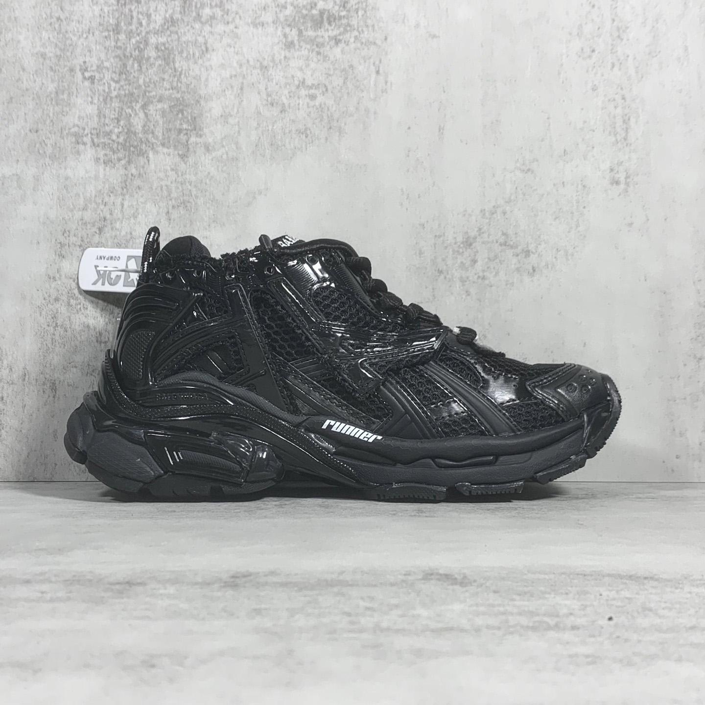 Balenciaga Runner Sneaker In Black - DesignerGu