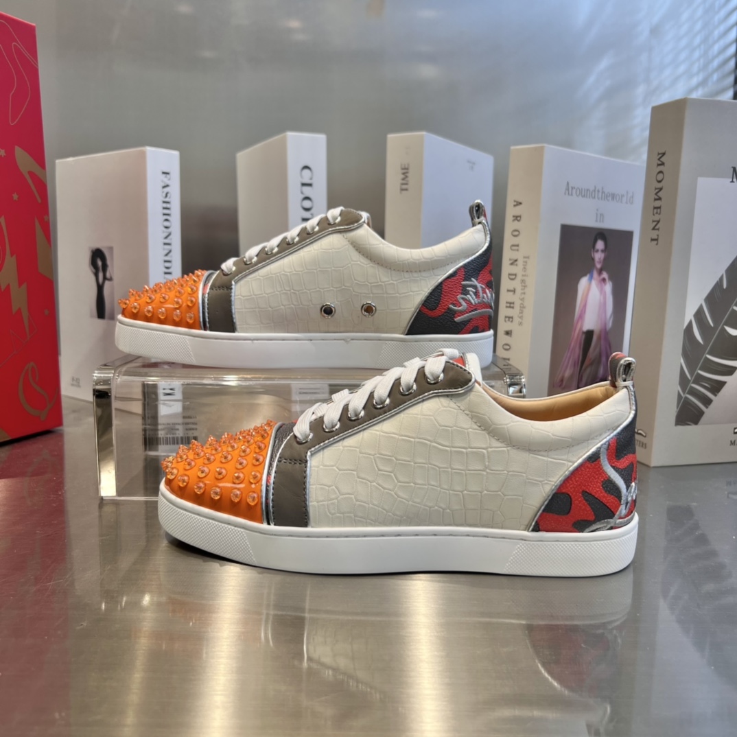 Christian Louboutin Low-Top Sneaker  - DesignerGu