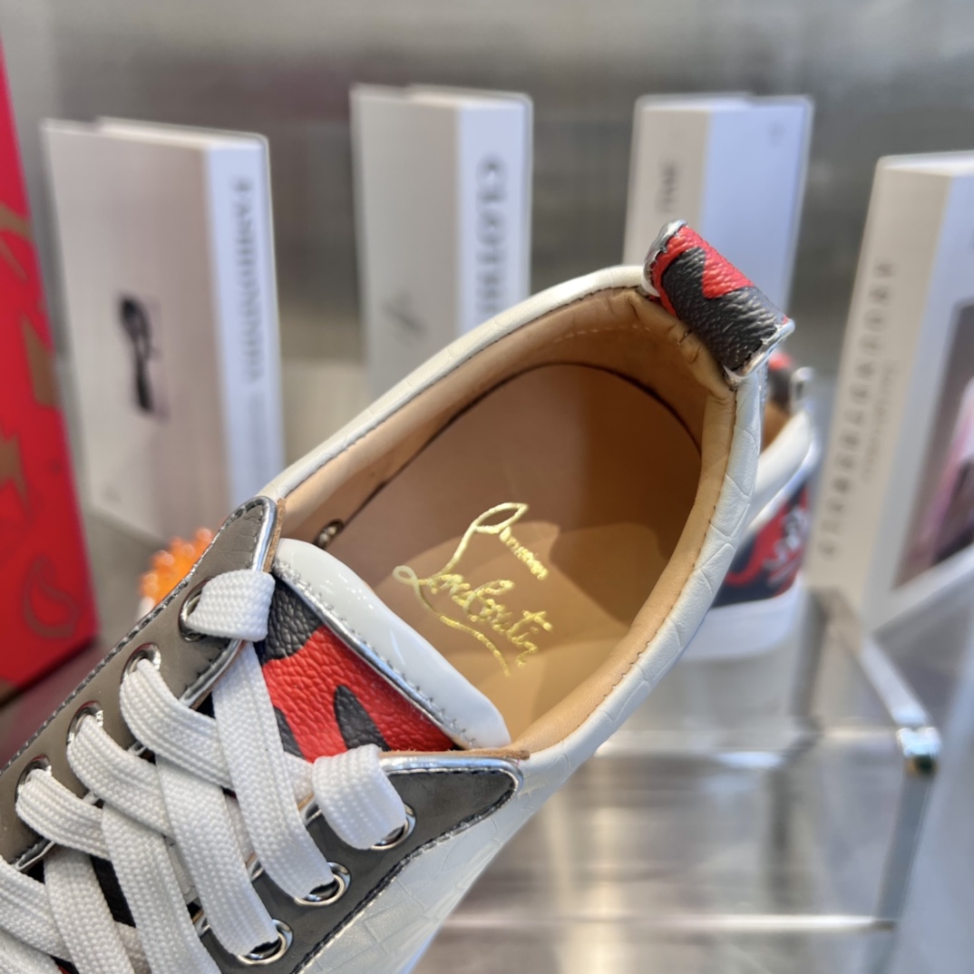 Christian Louboutin Low-Top Sneaker  - DesignerGu