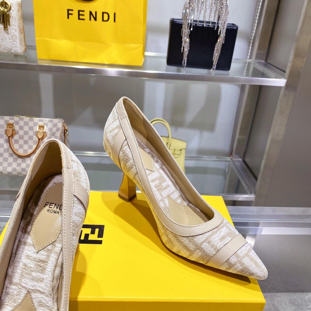 Fendi Baguette Pump - DesignerGu