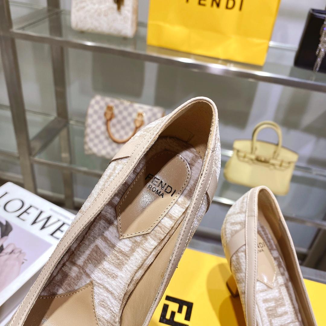 Fendi Baguette Pump - DesignerGu