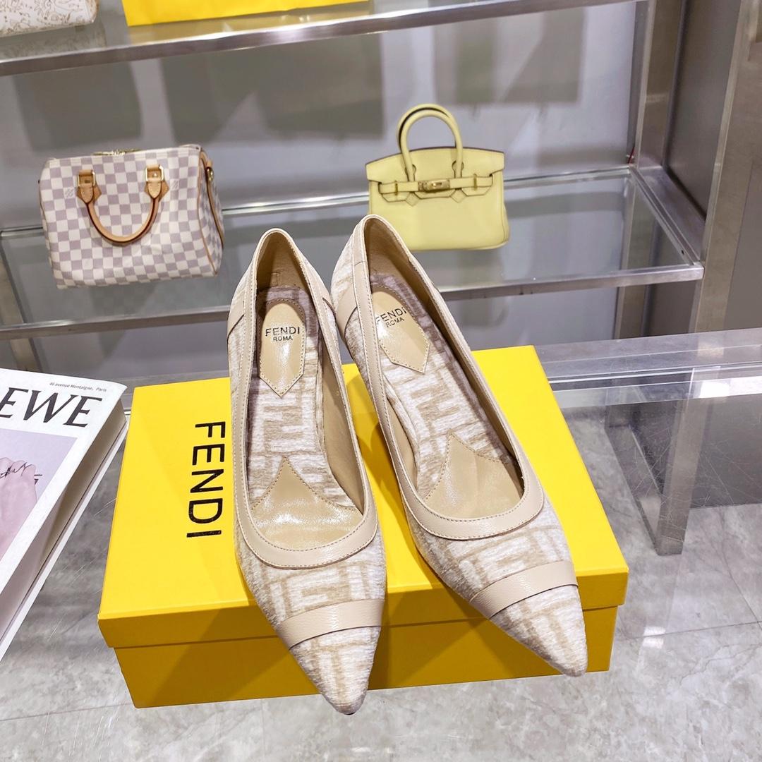 Fendi Baguette Pump - DesignerGu