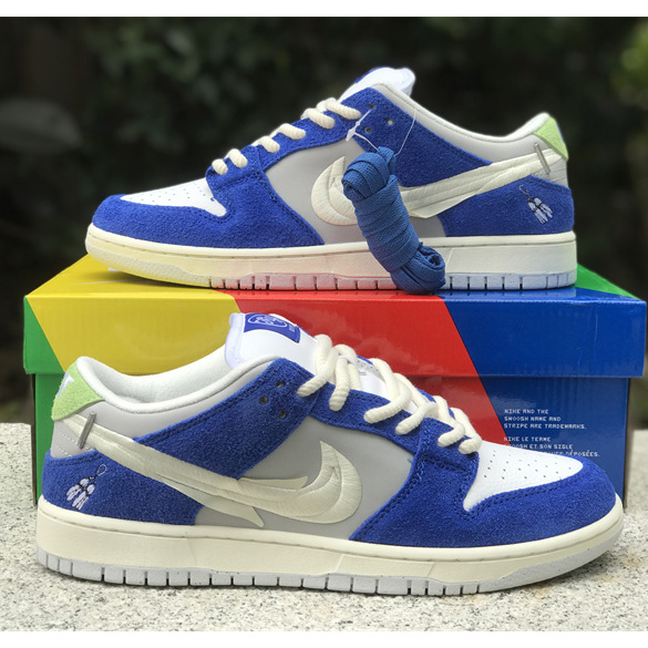 Fly Streetwear x Nike SB Dunk Low Sneaker         DQ5130-400 - DesignerGu