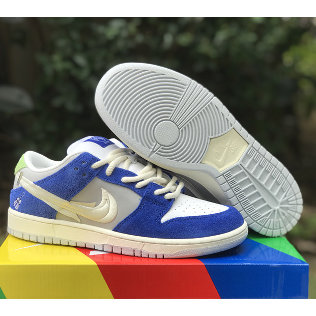 Fly Streetwear x Nike SB Dunk Low Sneaker         DQ5130-400 - DesignerGu