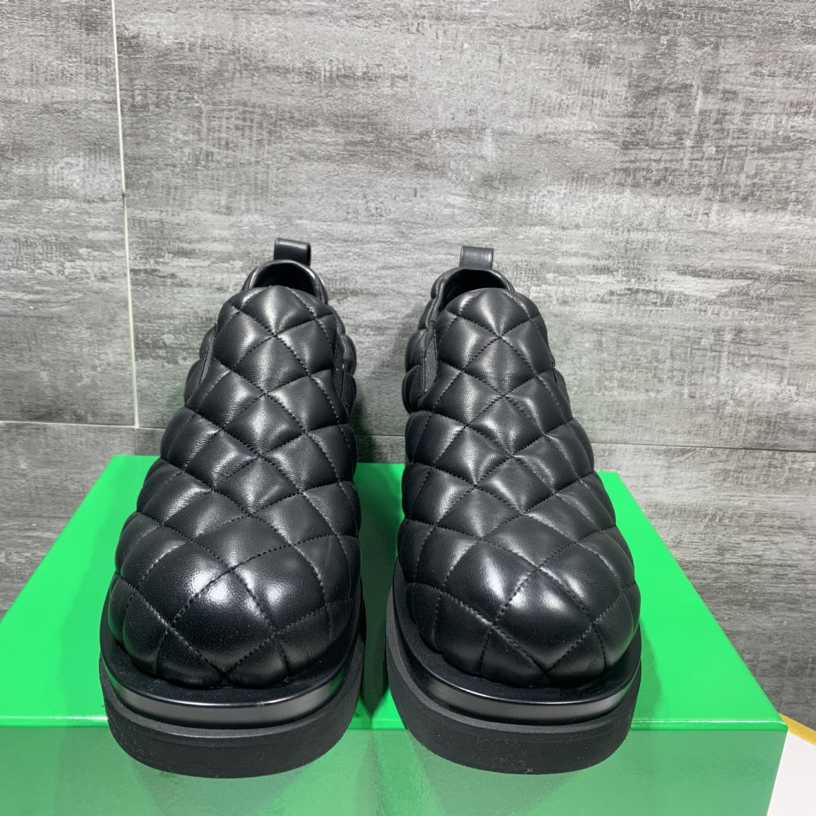 Bottega Veneta Men's Black Quilted Slip On Shoes - DesignerGu