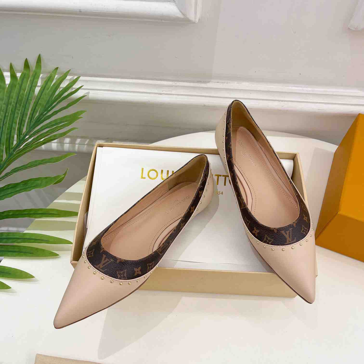 Louis Vuitton Signature Flat Ballerina    - DesignerGu