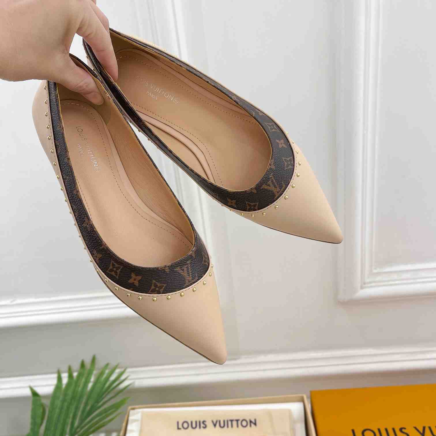 Louis Vuitton Signature Flat Ballerina    - DesignerGu