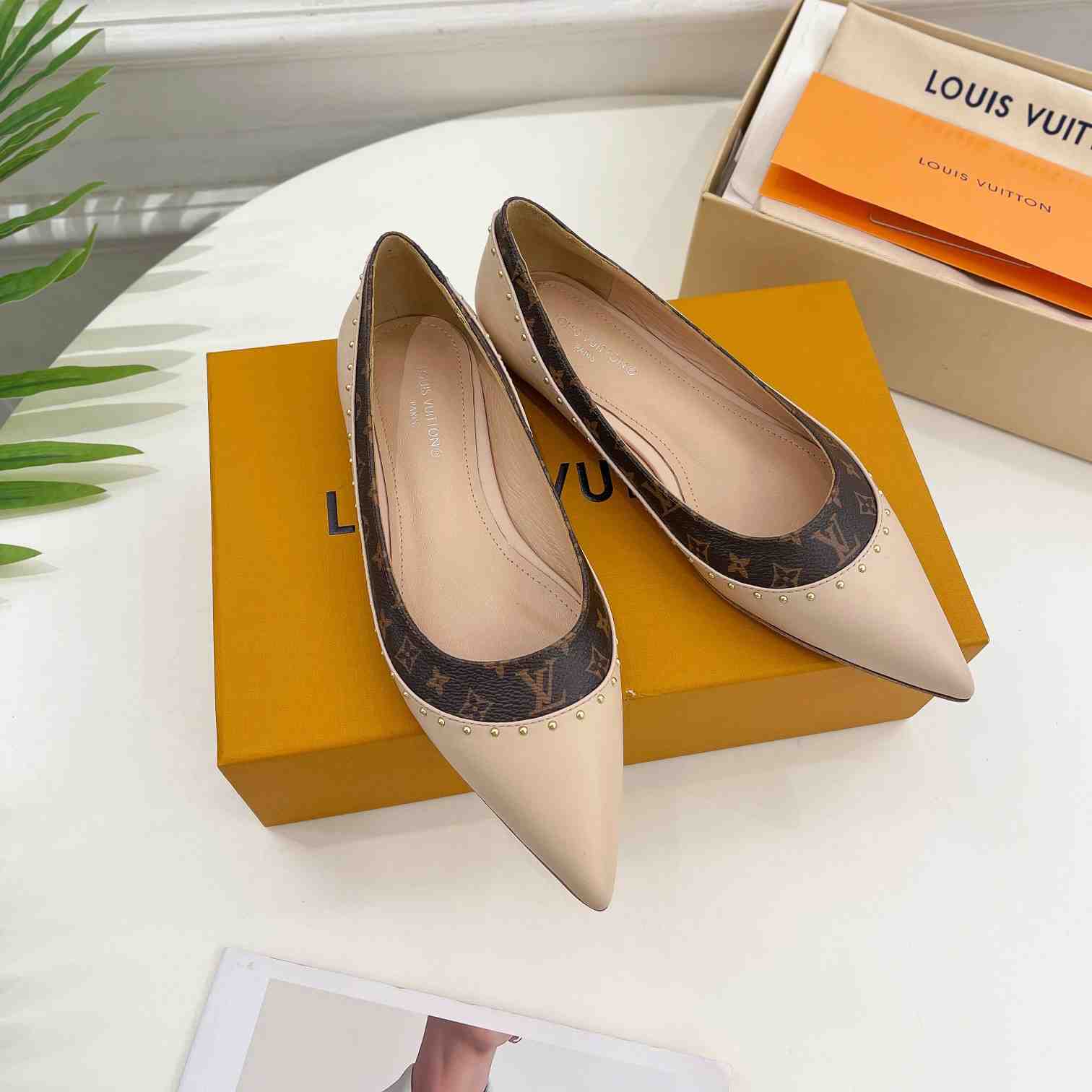 Louis Vuitton Signature Flat Ballerina    - DesignerGu